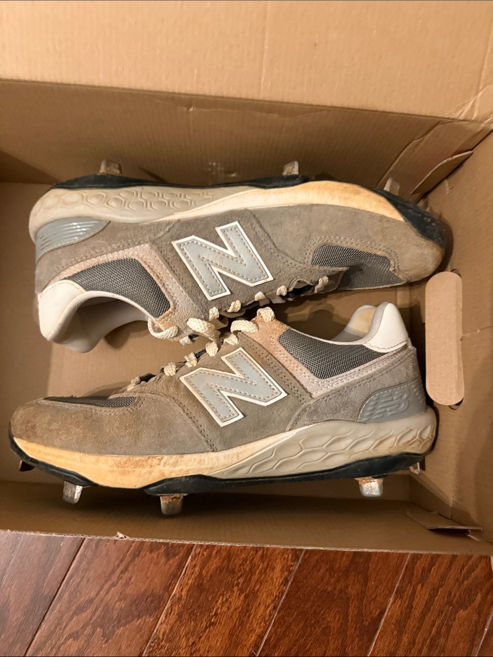 New Balance Gray Suede Baseball Cleats